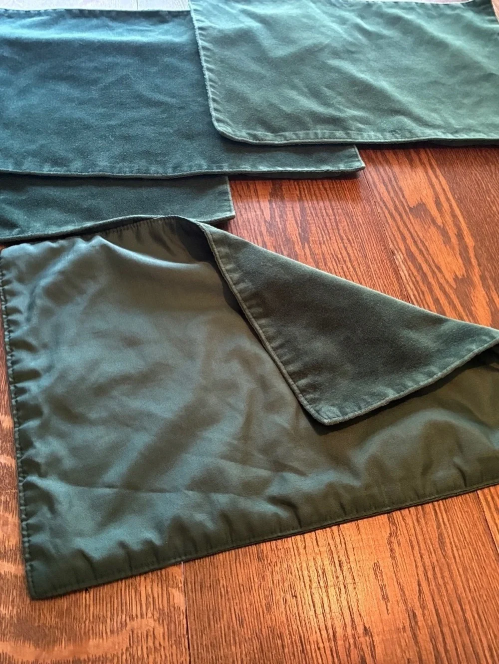 Set of 4 Dark Green velvet Placemat Set